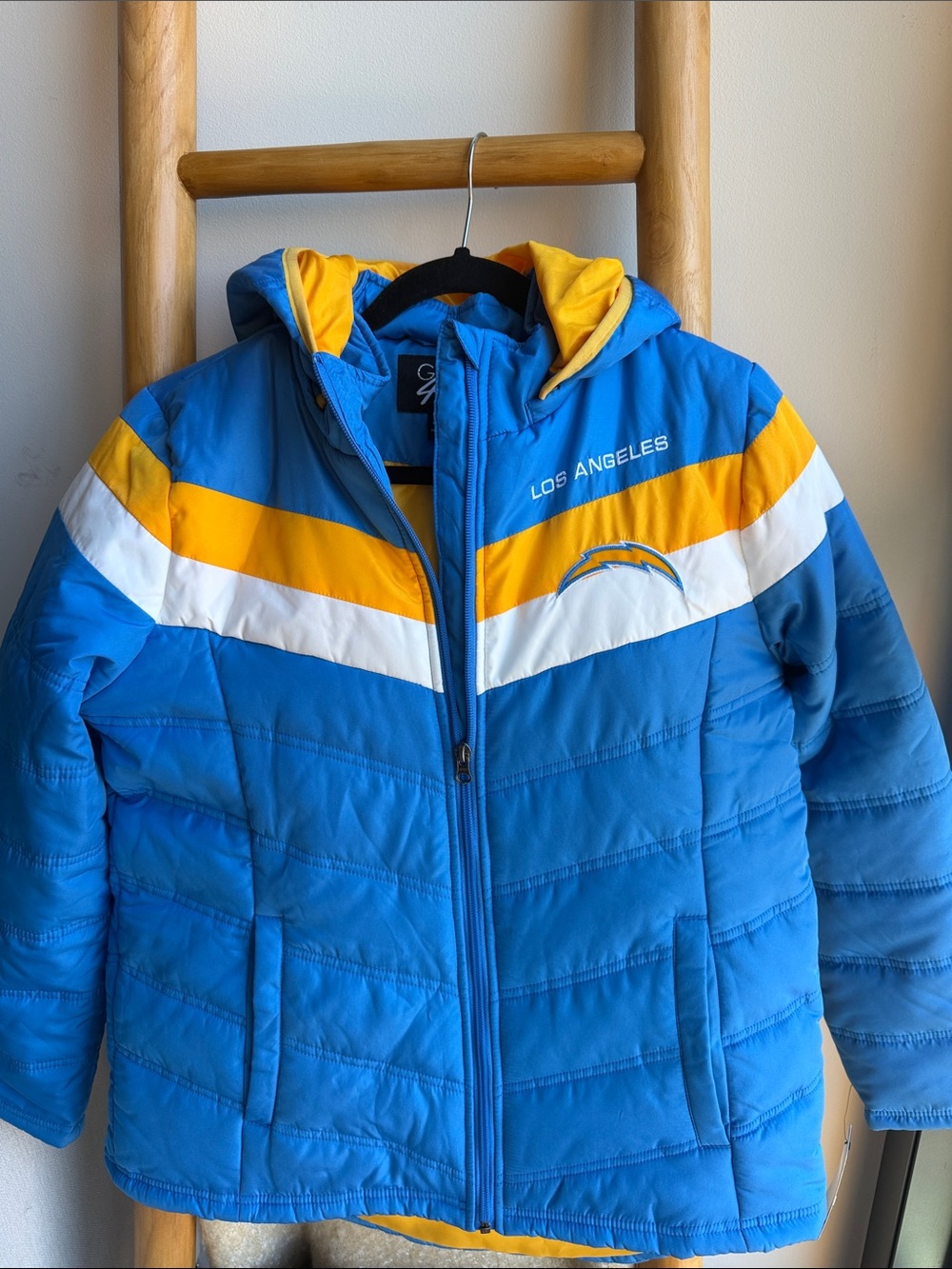 Los Angeles Hooded Chevron Puffer Jacket in Bright Blue & Yellow